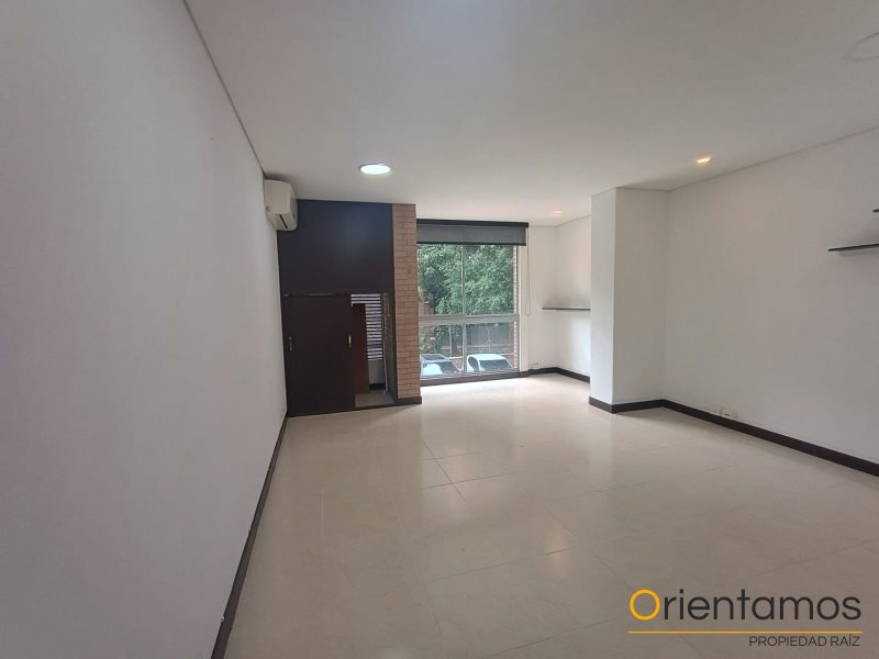 Oficina disponible para el arriendo en Medellín el codigo es 21022 foto numero 3