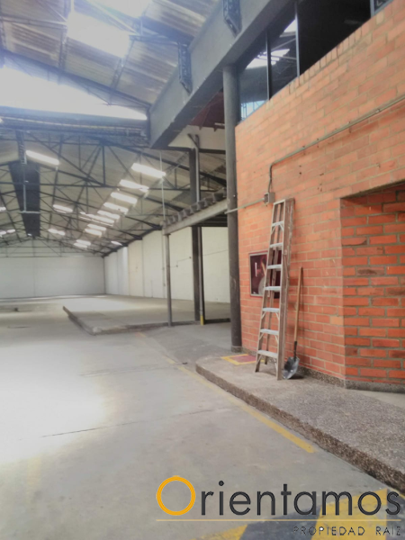 Bodega disponible para la venta en Medellín el codigo es 15383 foto numero 7