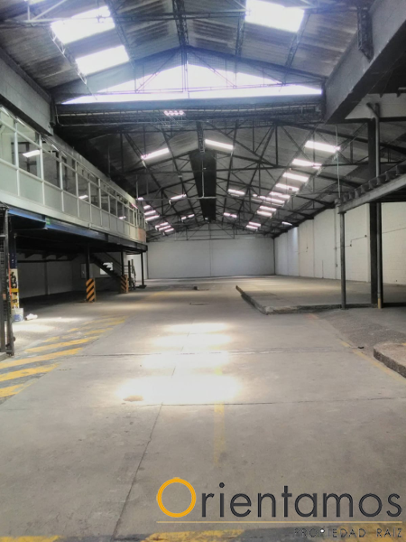 Bodega disponible para la venta en Medellín el codigo es 15383 foto numero 9