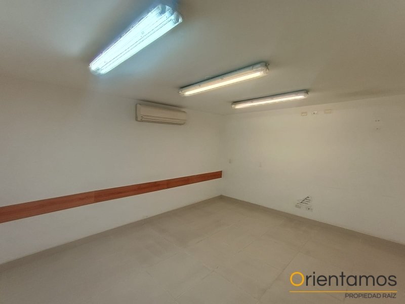 Casa-local disponible para el arriendo en Medellín el codigo es 21418 foto numero 8