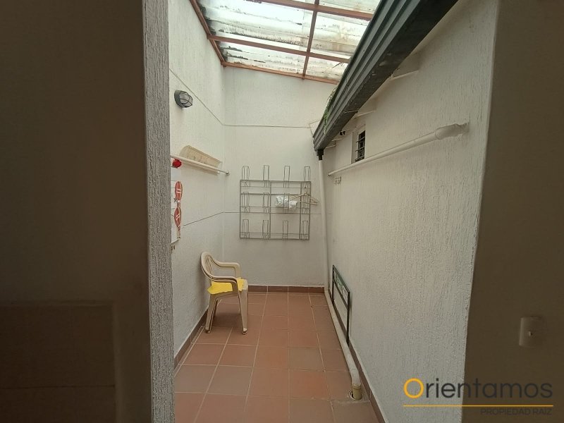 Casa-local disponible para el arriendo en Medellín el codigo es 21418 foto numero 11