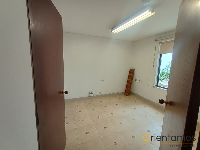 Casa-local disponible para el arriendo en Medellín el codigo es 21418 foto numero 12