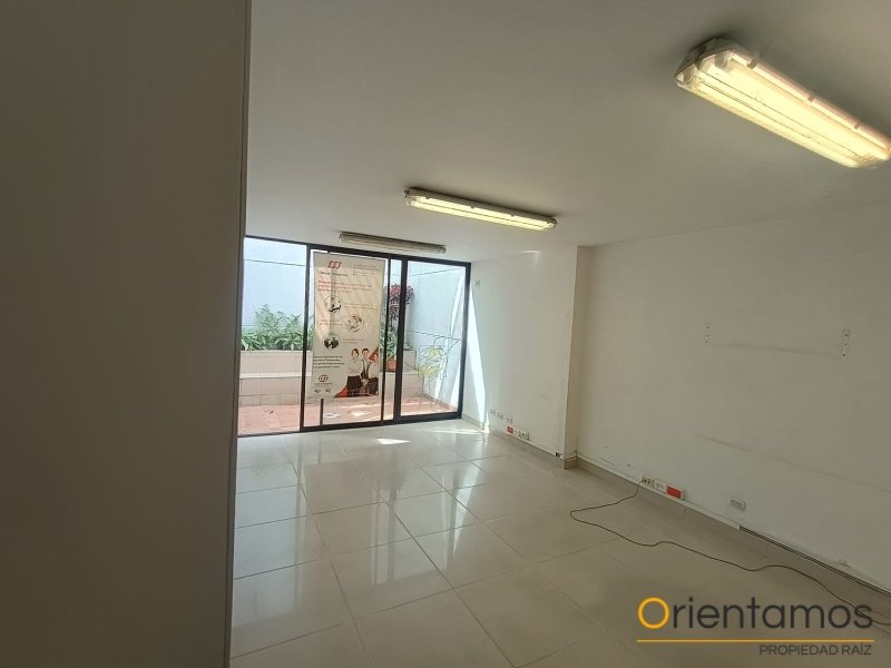 Casa-local disponible para el arriendo en Medellín el codigo es 21418 foto numero 14