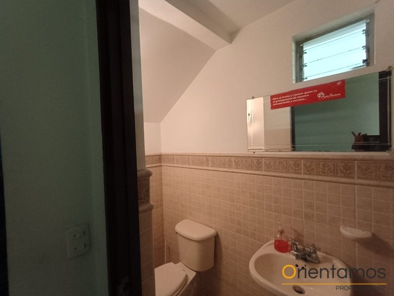 Casa-local disponible para el arriendo en Medellín el codigo es 21418 foto numero 15