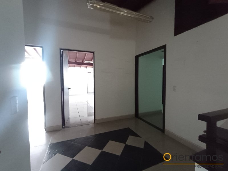 Casa-local disponible para el arriendo en Medellín el codigo es 21418 foto numero 18