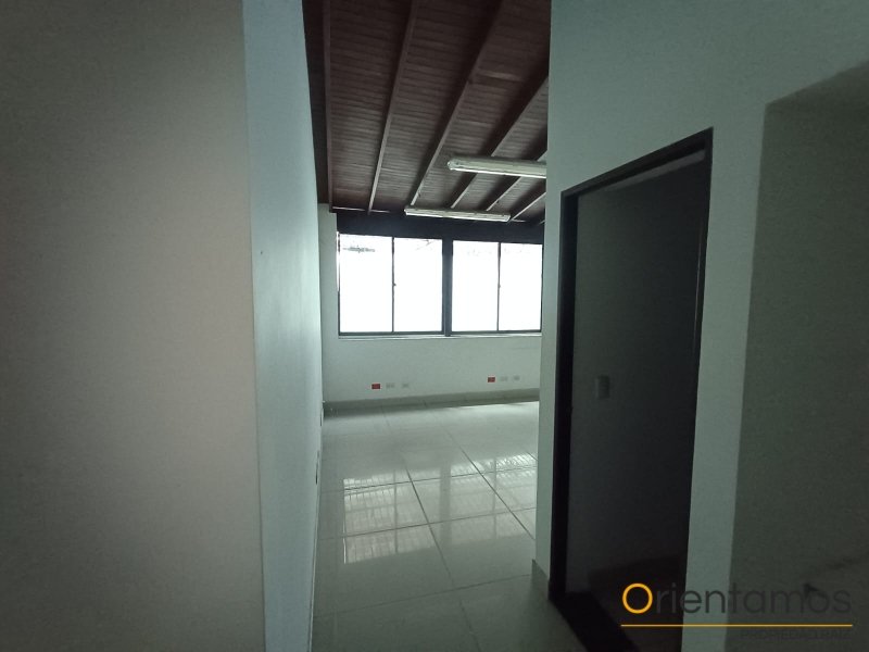 Casa-local disponible para el arriendo en Medellín el codigo es 21418 foto numero 19