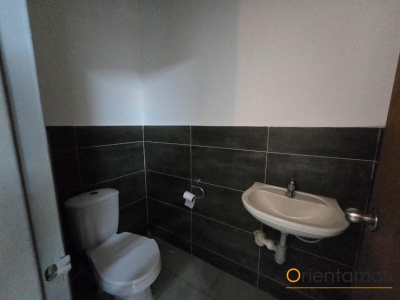 Casa-local disponible para el arriendo en Medellín el codigo es 21101 foto numero 9