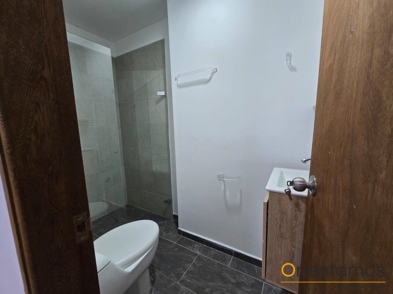 Casa-local disponible para el arriendo en Medellín el codigo es 21101 foto numero 12