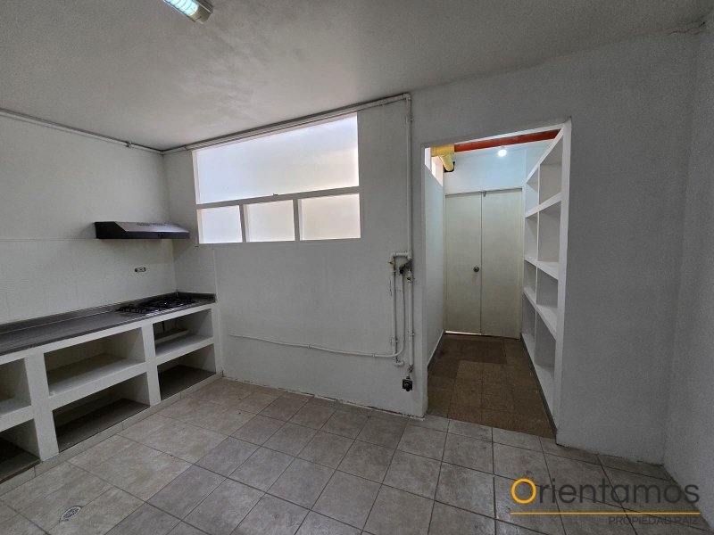 Casa-local disponible para el arriendo en Medellín el codigo es 21101 foto numero 6