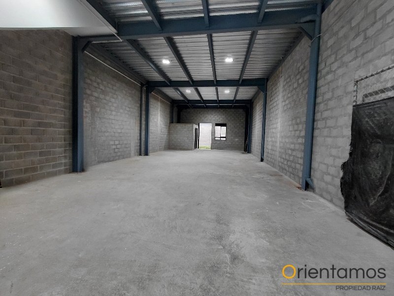Bodega disponible para el arriendo en Envigado el codigo es 21668 foto numero 2