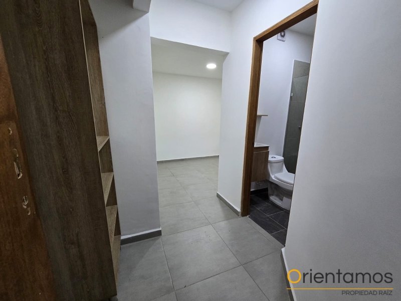 Casa-local disponible para el arriendo en Medellín el codigo es 21101 foto numero 8
