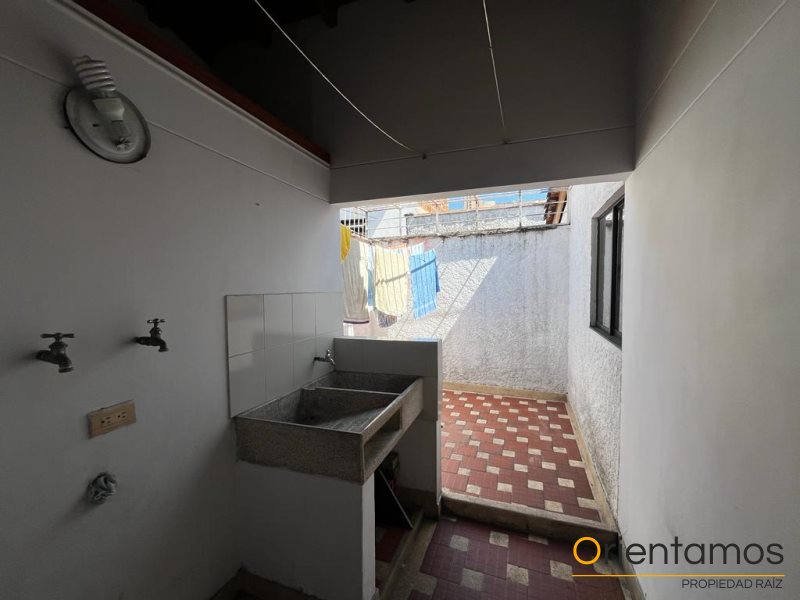 Casa-local disponible para el arriendo en Medellín el codigo es 18859 foto numero 12