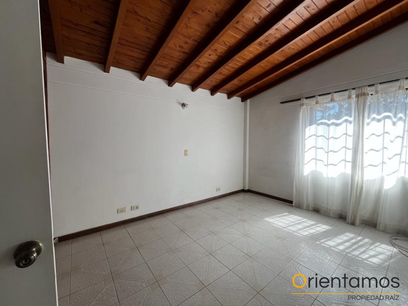 Casa-local disponible para el arriendo en Medellín el codigo es 18859 foto numero 15