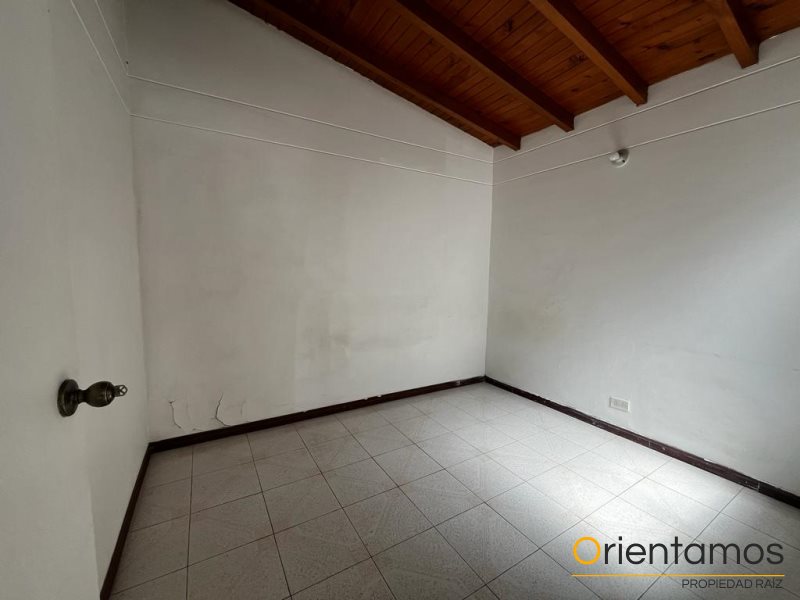 Casa-local disponible para el arriendo en Medellín el codigo es 18859 foto numero 17