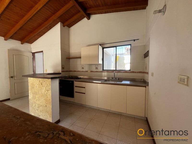 Casa-local disponible para el arriendo en Medellín el codigo es 18859 foto numero 18