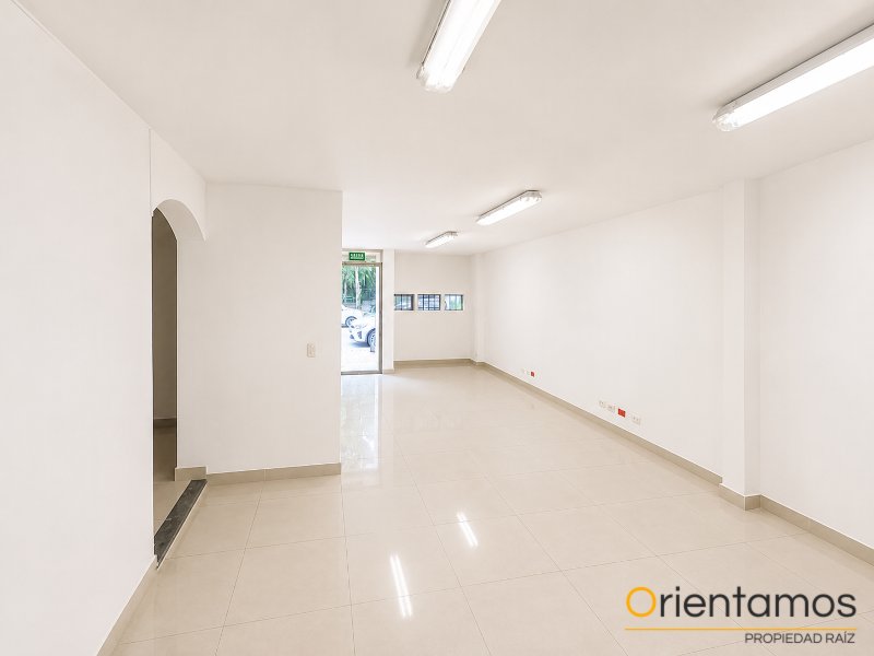 Casa-local disponible para el arriendo en Medellín el codigo es 21418 foto numero 4