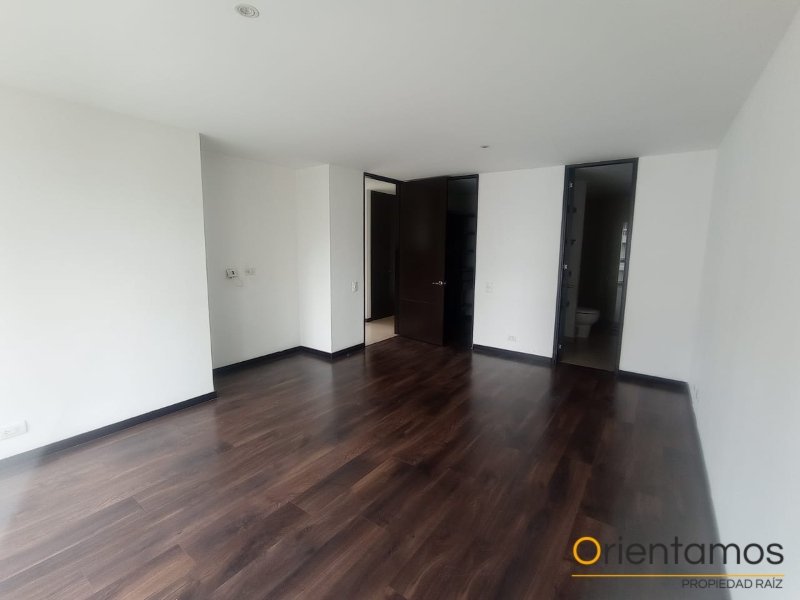 Apartamento disponible para el arriendo en Medellín el codigo es 21395 foto numero 11