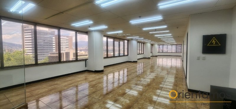 Oficina disponible para el arriendo en Medellín el codigo es 21396 foto numero 2