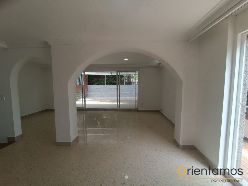 Casa disponible para el arriendo en Medellín el codigo es 21159 foto numero 3