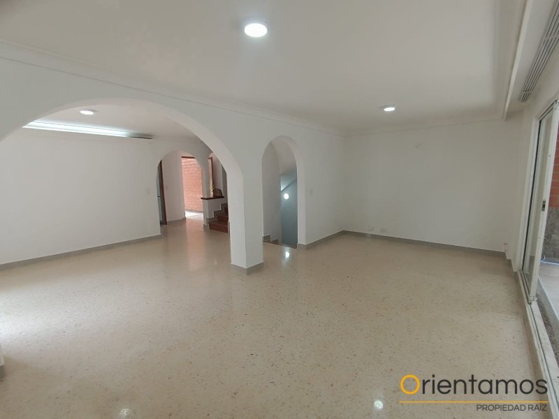 Casa disponible para el arriendo en Medellín el codigo es 21159 foto numero 2