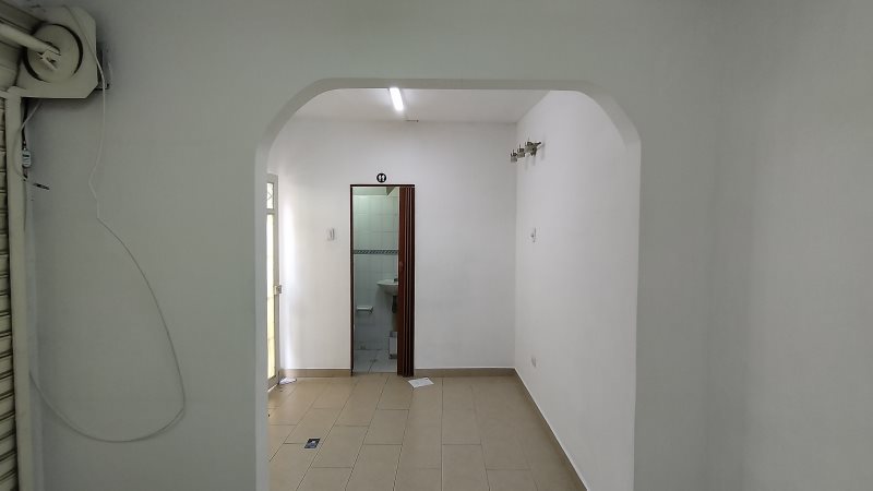 Local en arriendo en SANTA LUCIA, 18 m², 1 baño