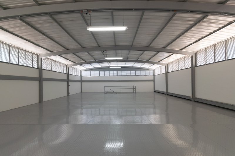 Bodega en arriendo en CENTRO DE LA MODA, 180 m², 2 baños