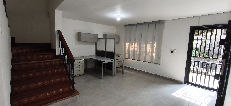 Casa-local en arriendo en BELEN FATIMA, 296 m²