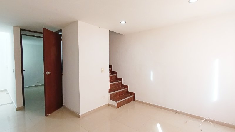 Casa en arriendo en ROBLEDO, 60 m², 3 alcobas, 2 baños