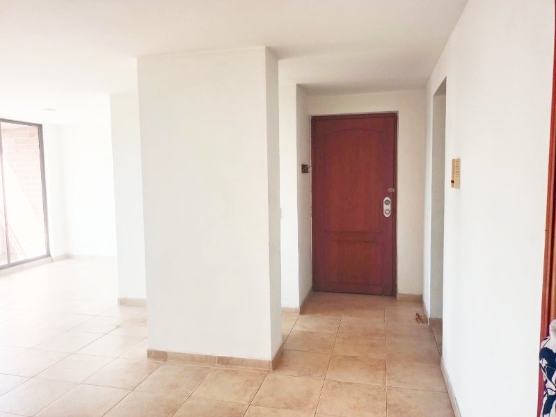 Apartamento en arriendo en LAURELES, 102 m², 3 alcobas, 2 baños