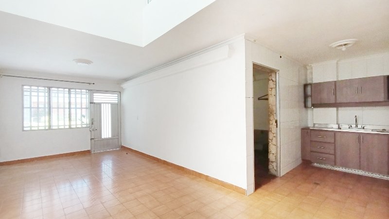Casa-local en arriendo en CABAÑAS, 105 m², 4 alcobas, 4 baños