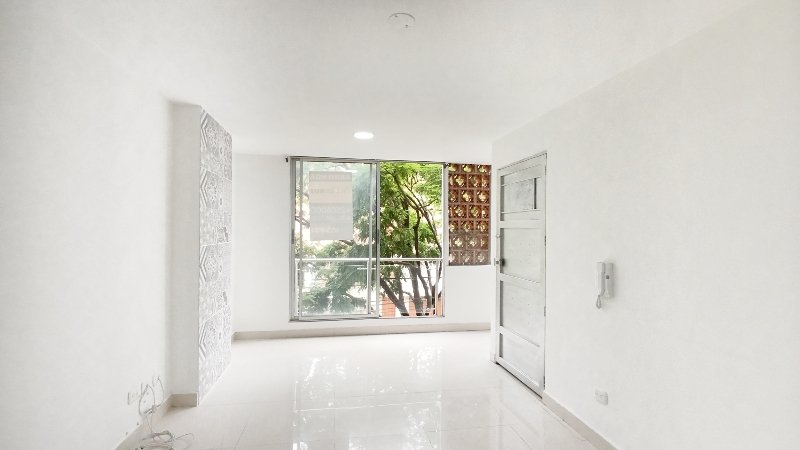 Apartamento en arriendo en LAURELES, 60 m², 2 alcobas, 2 baños