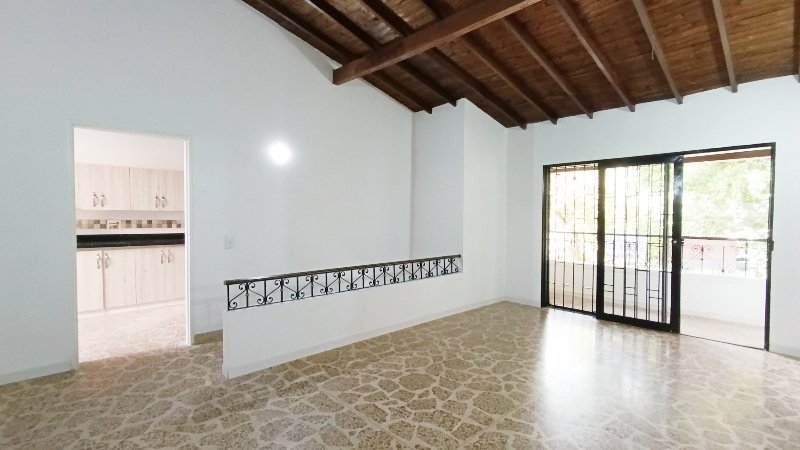 Casa en arriendo en BELEN, 250 m², 5 alcobas, 4 baños