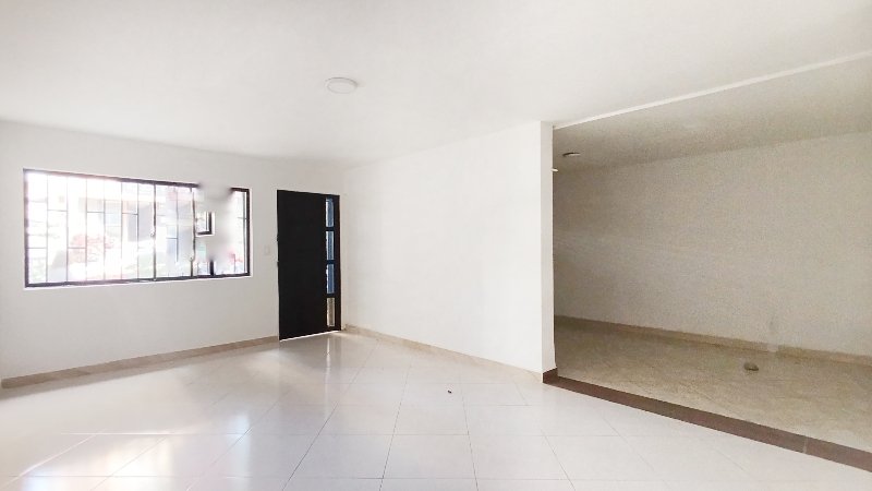 Casa en arriendo en AMERICA LOS OLIVOS, 120 m², 5 alcobas, 3 baños
