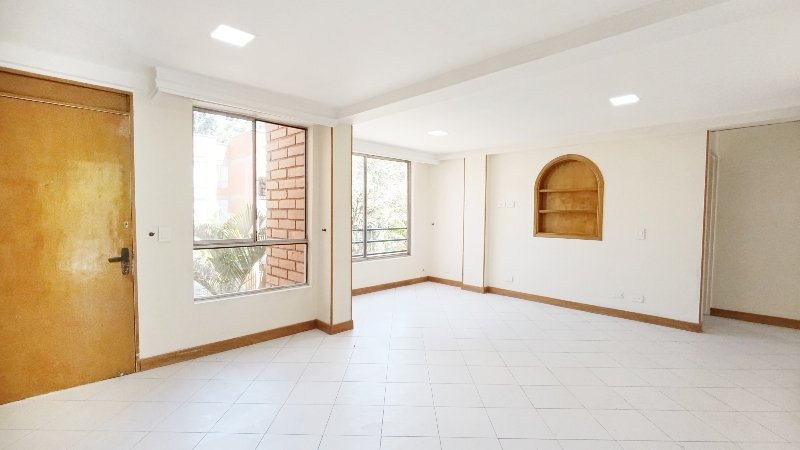 Apartamento en arriendo en LOS COLORES, 70 m², 3 alcobas, 2 baños