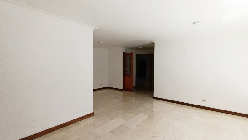 Apartamento en arriendo en LAURELES, 126 m², 3 alcobas, 3 baños