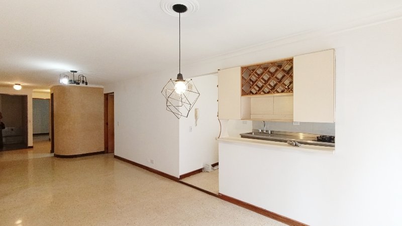 Apartamento en arriendo en LAURELES, 80 m², 3 alcobas, 3 baños