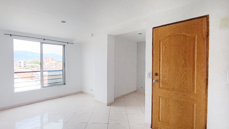 Casa en arriendo en SANTA MONICA, 120 m², 4 alcobas, 3 baños