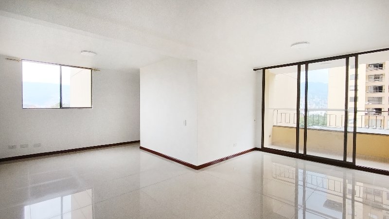 Apartamento en arriendo en LOMA DE LOS BERNAL, 78 m², 3 alcobas, 2 baños