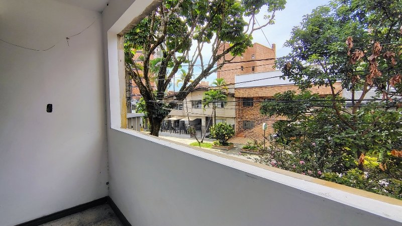 Apartamento en arriendo en LAURELES, 100 m², 4 alcobas, 3 baños