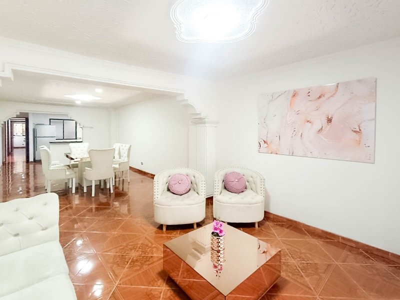 Apartaestudio en venta en GIRARDOT, 170 m², 4 alcobas, 3 baños