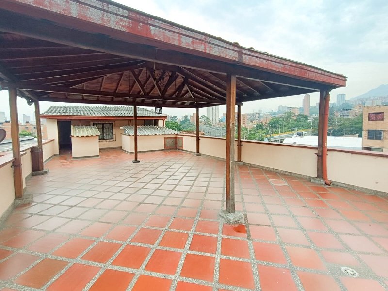Casa en venta en BUENOS AIRES, 199 m², 5 alcobas, 2 baños