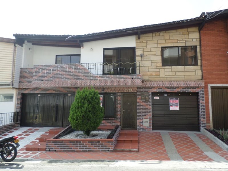 Casa en arriendo en CASTELLANA, 220 m², 4 alcobas, 4 baños
