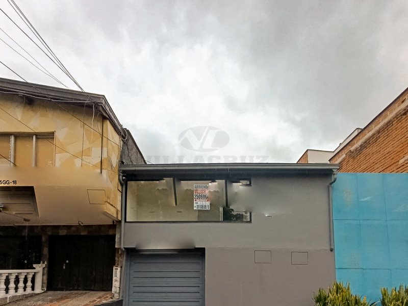 Casa-local en arriendo en FLORESTA, 300 m², 4 alcobas, 4 baños