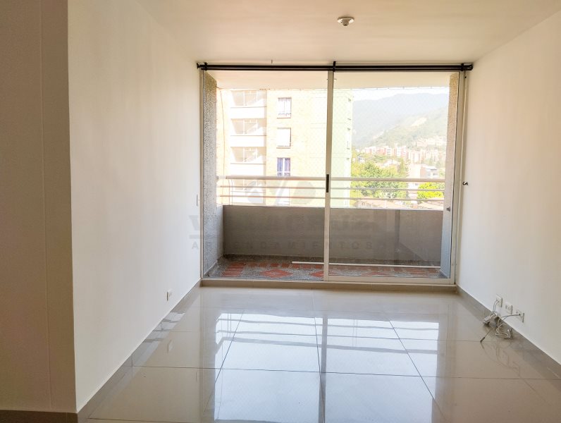 Apartamento en arriendo en LOMA DE LOS BERNAL, 65 m², 3 alcobas, 2 baños