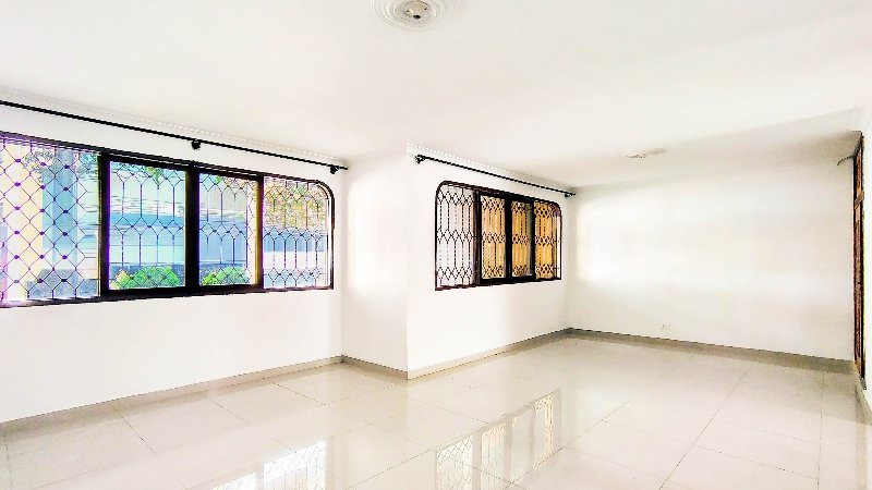 Apartamento amoblado en arriendo en LAURELES, 144 m², 3 alcobas, 2 baños