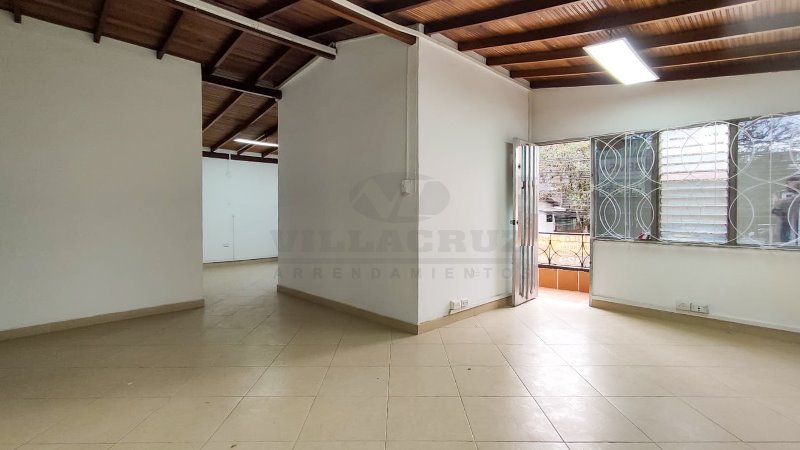 Casa en arriendo en Suramericana, 200 m², 4 alcobas, 4 baños