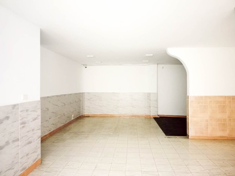 Casa-local en arriendo en LAURELES, 270 m², 3 alcobas, 5 baños