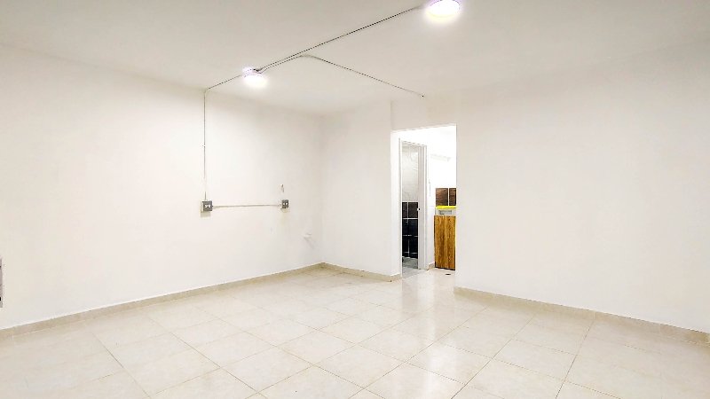 Oficina-Local en arriendo en BOSTON, 77 m², 1 baño