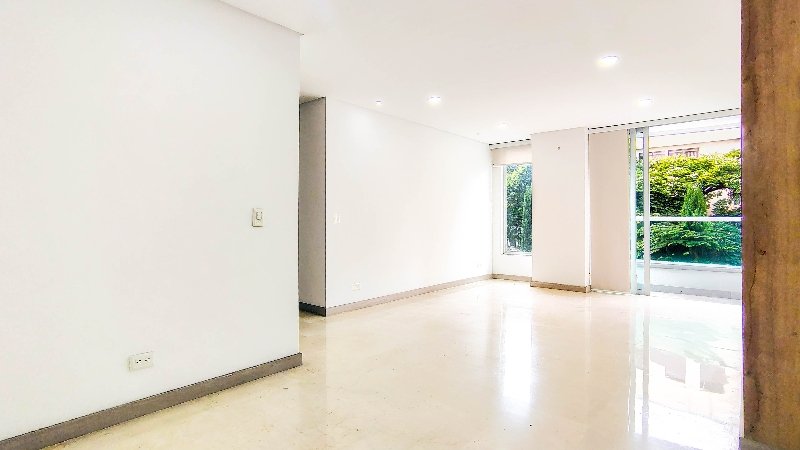 Apartamento en arriendo en LAURELES, 110 m², 3 alcobas, 3 baños