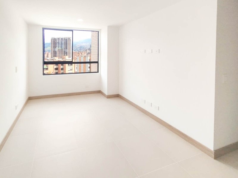 Apartamento en arriendo en LAURELES, 85 m², 3 alcobas, 2 baños